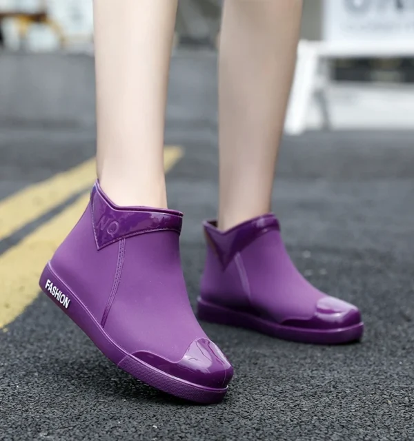 Short Women's Fashion Rain Boots: Stylish, Waterproof, Non-Slip Outdoor Work Shoes for All Seasons - Image 2