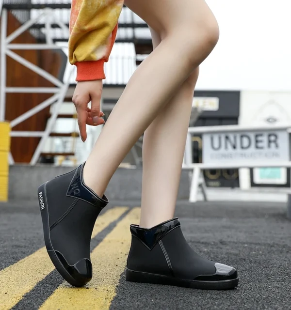 Short Women's Fashion Rain Boots: Stylish, Waterproof, Non-Slip Outdoor Work Shoes for All Seasons - Image 3