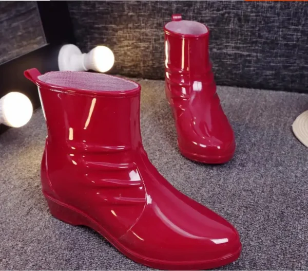 Stylish and Comfortable Women's Waterproof Boots with Inner Tube Insulation and Anti-Skid Soles - Image 7